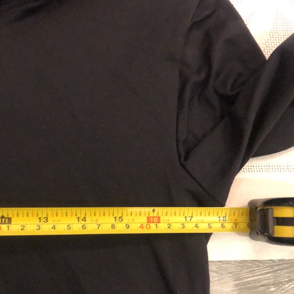 🇨🇦Black Top with Large Metallic adjustable cowl neck , size M/L - Picture 7 of 10